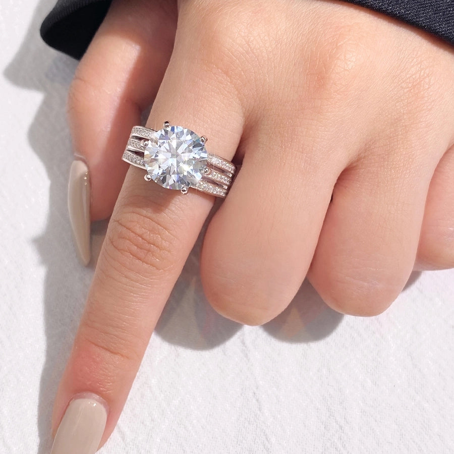 Round Moissanite Stone Ring