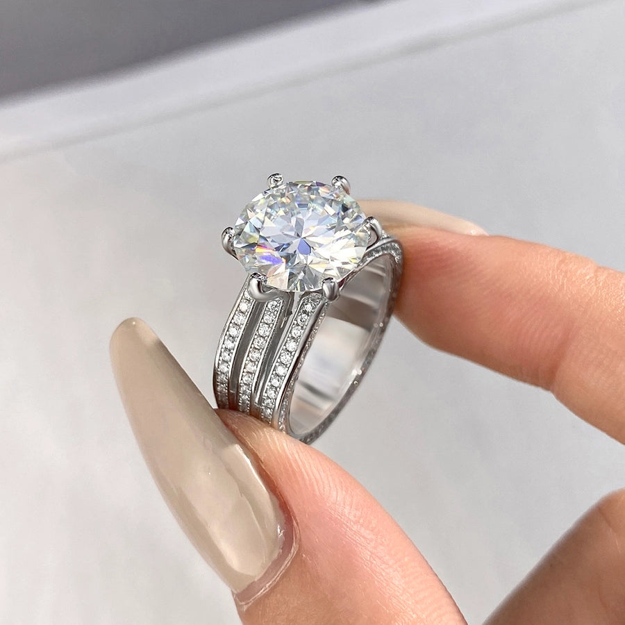 Round Moissanite Stone Ring