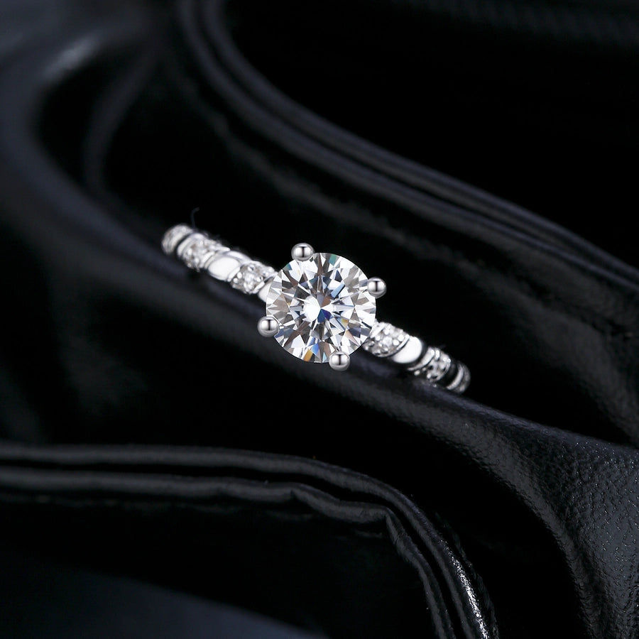 Round Cut Moissanite Ring